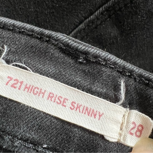 Levi’s 721 High Rise Skinny Washed Faded Black Denim - Picture 12 of 14